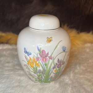 Vintage Ginger Jar w/Lid From The Srednick Collection Made in Japan (6023)